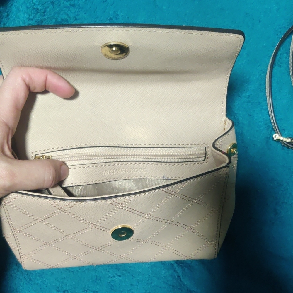 Michael Kors Cream Quilted Top-Handle Mini Bag with Gold Hardware - Picture 3 of 4